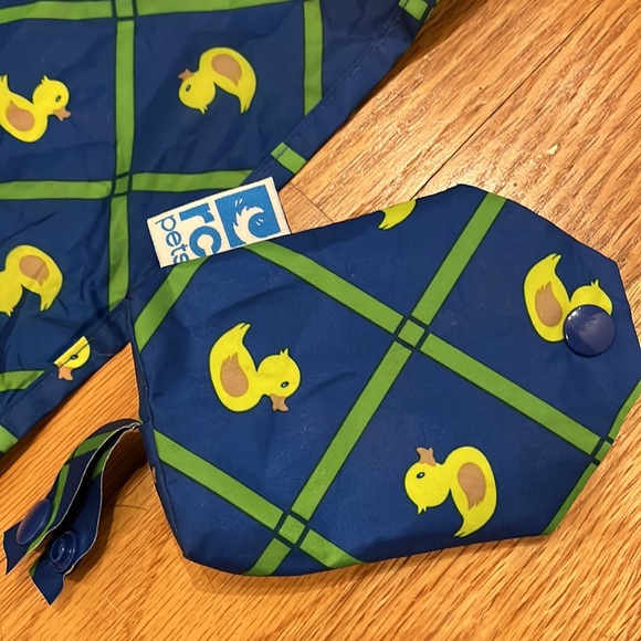 RC PETS | Packable Rain Poncho in Blue/Yellow Rubber Ducky Print, Size Medium - Picture 4 of 11